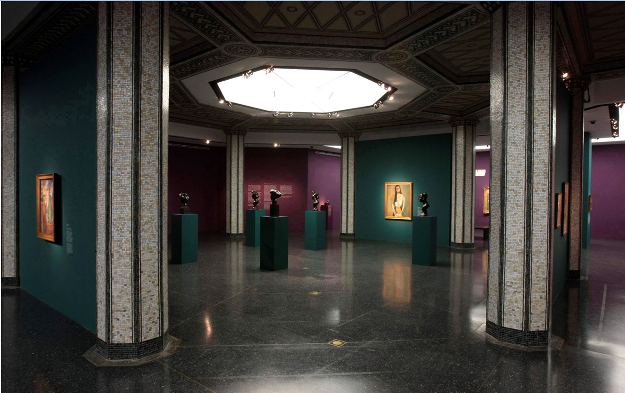 Museum lighting with Dedolight